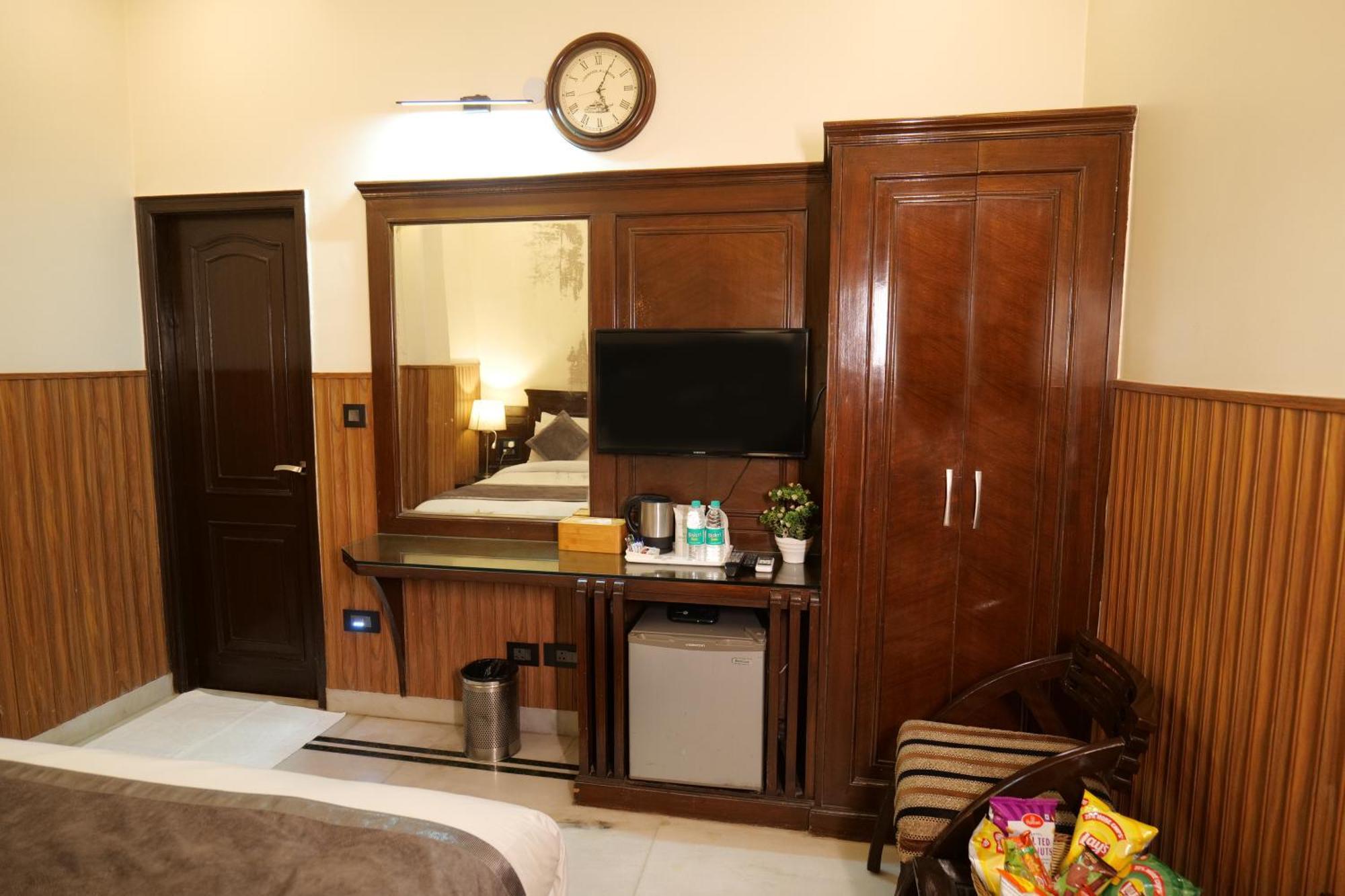 Wood Castle Hotel Delhi  Exterior photo