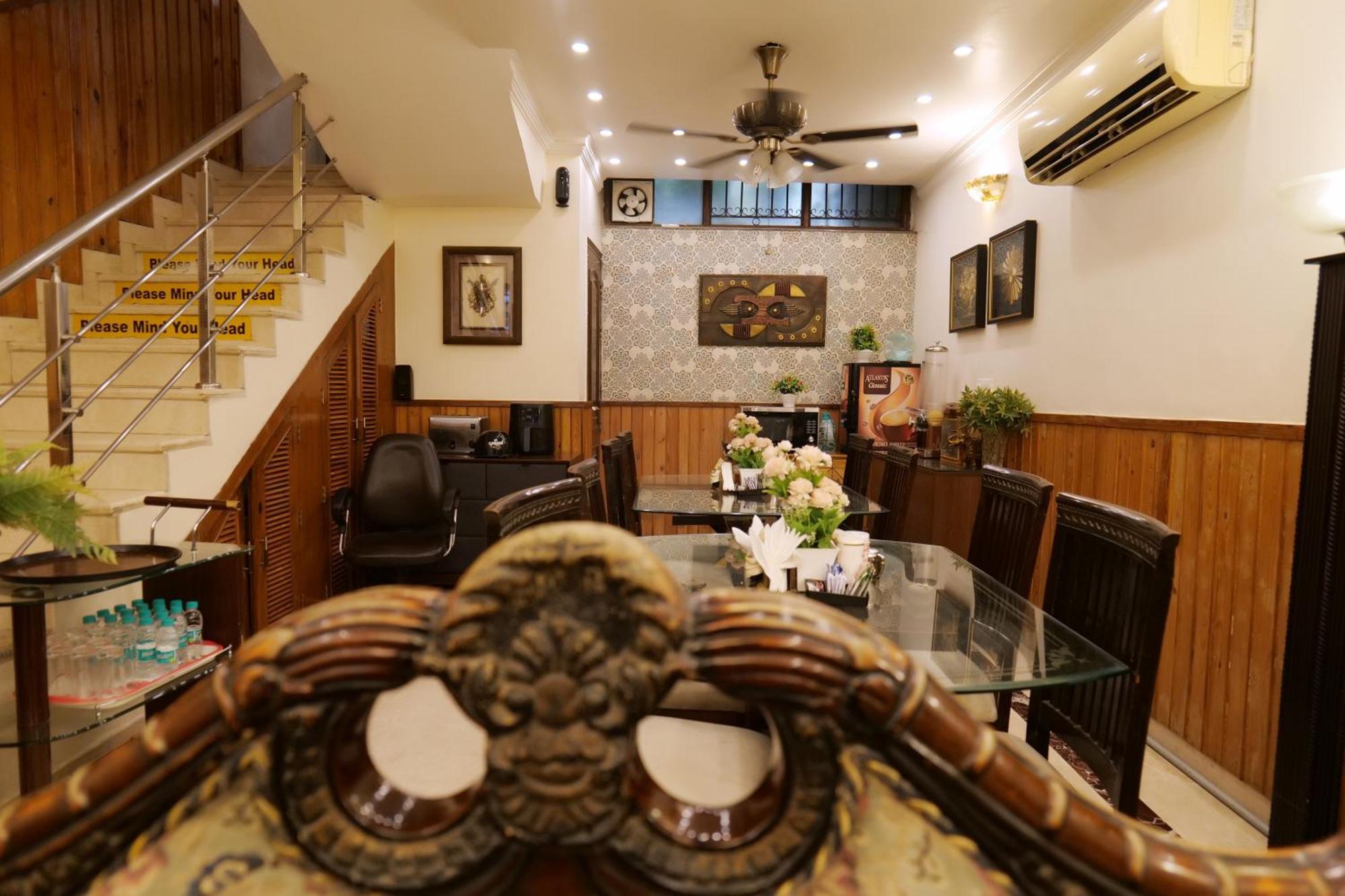 Wood Castle Hotel Delhi  Exterior photo