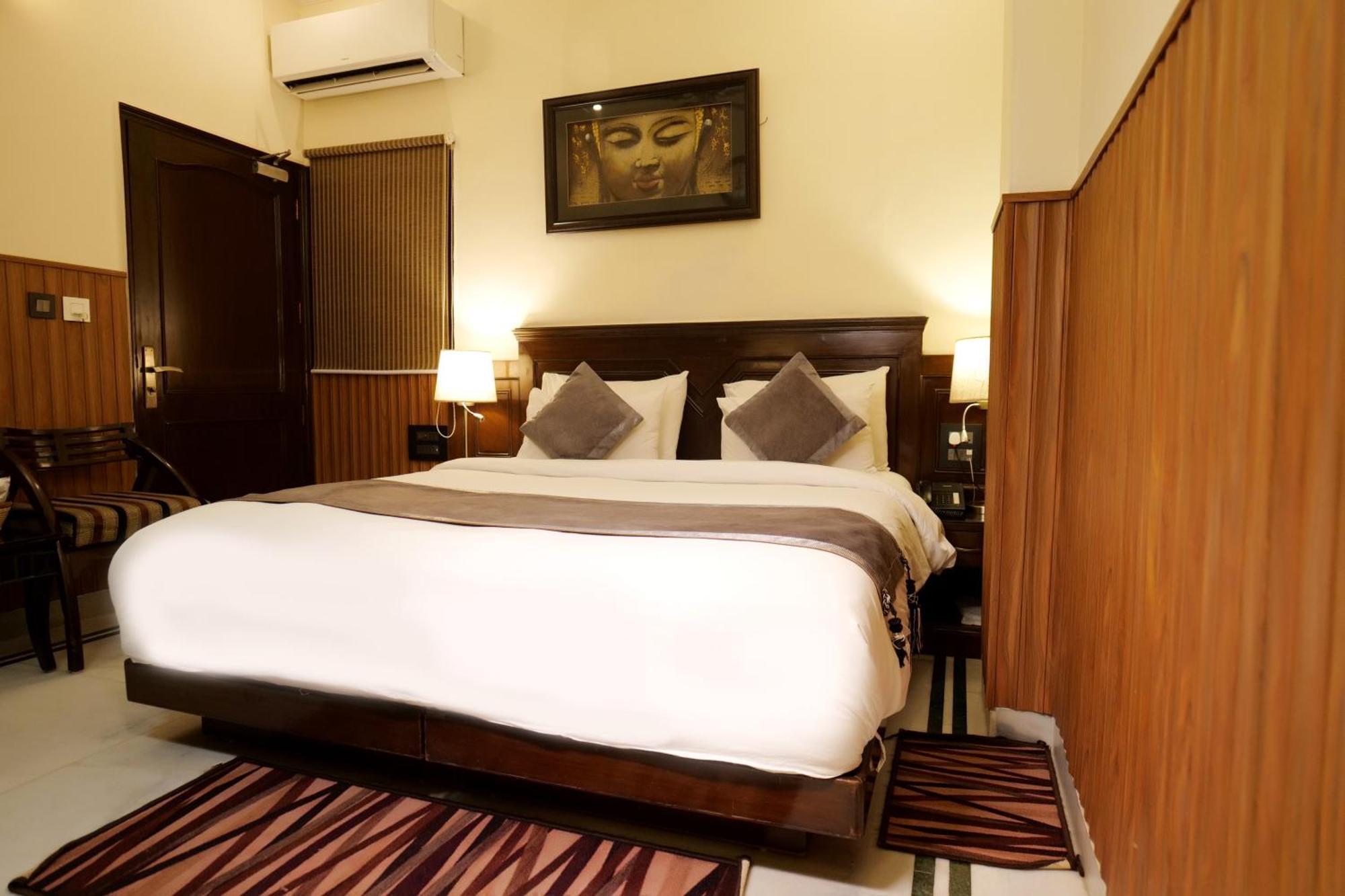 Wood Castle Hotel Delhi  Exterior photo